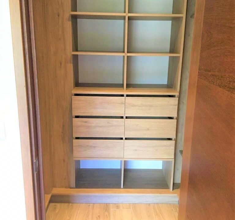Walking closet
